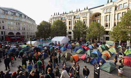 Indignados de Londres no abandonan su campamento pese a amenazas de desalojo