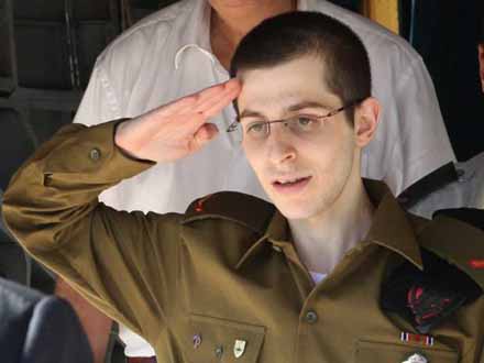 Llaman a boicotear partido Barcelona-Madrid por asistencia de soldado israelí Gilad Shalit